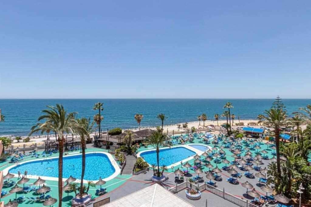 797 Holiday Rentals- Apartamento En Hotel Sunset Frente Al Mar Benalmádena Extérieur photo